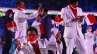 kontingen-indonesia-dalam-defile-atlet-olimpiade-pada-upacar-98