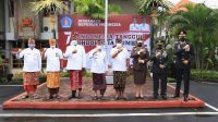 BUPATI Suwirta dan Wakil Bupati Kasta foto bersama Forum Koordinasi Pimpinan Daerah, OPD Kabupaten Klungkung, TNI/Polri di kantor Bupati Klungkung, Selasa (17/8/2021). Foto: ist BUPATI Suwirta dan Wakil Bupati Kasta foto bersama Forum Koordinasi Pimpinan Daerah, OPD Kabupaten Klungkung, TNI/Polri di kantor Bupati Klungkung, Selasa (17/8/2021). Foto: ist