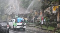 Desa Kenderan disemprot eco enzym