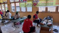 KEGIATAN Aksi donor darah yang diselenggarakan pengurus DPD II Golkar Buleleng, bertempat di Sekretariat Golkar Buleleng, Minggu (15/8/2021). Foto: rik KEGIATAN Aksi donor darah yang diselenggarakan pengurus DPD II Golkar Buleleng, bertempat di Sekretariat Golkar Buleleng, Minggu (15/8/2021). Foto: rik