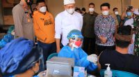 KETUA MPR RI, Bambang Soesatyo, meninjau vaksinasi di beberapa lokasi di wilayah Kecamatan Banjarangkan, Senin (9/8/2021). Foto: ist KETUA MPR RI, Bambang Soesatyo, meninjau vaksinasi di beberapa lokasi di wilayah Kecamatan Banjarangkan, Senin (9/8/2021). Foto: ist