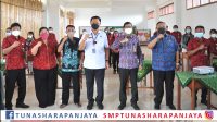 KEPALA BNN Provinsi Bali, Brigjen Pol Gde Sugianyar Dwi Putra, bersama Plt Kadisdikpora Kota Denpasar, IGN Eddy Mulya, saat pelatihan soft skill di SMP Tunas Harapan Jaya. Foto: ist KEPALA BNN Provinsi Bali, Brigjen Pol Gde Sugianyar Dwi Putra, bersama Plt Kadisdikpora Kota Denpasar, IGN Eddy Mulya, saat pelatihan soft skill di SMP Tunas Harapan Jaya. Foto: ist