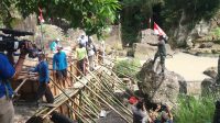 PANGDAM IX/Udayana, Mayjen TNI Maruli Simanjuntak, saat memantau pembuatan pompa hidram di Banjar Nyampuan, Desa Tangguntiti, Kecamatan Selemadeg Timur, Jumat (20/8/2021). Foto: ist PANGDAM IX/Udayana, Mayjen TNI Maruli Simanjuntak, saat memantau pembuatan pompa hidram di Banjar Nyampuan, Desa Tangguntiti, Kecamatan Selemadeg Timur, Jumat (20/8/2021). Foto: ist