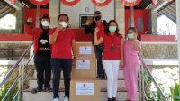KELUARGA besar PDIP Kecamatan Kuta, menyumbag Alat Pelindung Diri (APD) untuk tenaga kesehatan di tempat isolasi terpusat (isoter) di Kabupaten Badung, Selasa (17/8/2021). Foto: ist KELUARGA besar PDIP Kecamatan Kuta, menyumbag Alat Pelindung Diri (APD) untuk tenaga kesehatan di tempat isolasi terpusat (isoter) di Kabupaten Badung, Selasa (17/8/2021). Foto: ist