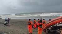 PENCARIAN korban nelayan hilang di laut selatan Bali di perairan Air Kuning, Jembrana, Kamis (12/8/2021). Foto: ist PENCARIAN korban nelayan hilang di laut selatan Bali di perairan Air Kuning, Jembrana, Kamis (12/8/2021). Foto: ist