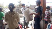 KEGIATAN plastik exchange di Banjar Banda, Desa Saba, Kecamatan Blahbatuh, Gianyar, Minggu (29/8/2021). Foto: adi KEGIATAN plastik exchange di Banjar Banda, Desa Saba, Kecamatan Blahbatuh, Gianyar, Minggu (29/8/2021). Foto: adi