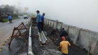 SALAH satu upaya pelayanan dari Perimda TAB Tabanan adalah perbaikan fasilitas pipa air, agar air bersih terus mengalir ke para pelanggan. Foto: ist SALAH satu upaya pelayanan dari Perimda TAB Tabanan adalah perbaikan fasilitas pipa air, agar air bersih terus mengalir ke para pelanggan. Foto: ist