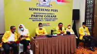 WAKETUM DPP GOLKAR WAKETUM DPP Golkar yang juga Ketua Komisi II DPR RI, Ahmad Doli Kurnia (tengah), saat menghadiri Musda X Partai Golkar NTB, beberapa waktu lalu. Foto: ist