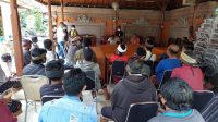 PULUHAN warga Pakudui Kangin mendatangi kantor Bupati Gianyar, Kamis (19/8/2021). Foto: adi PULUHAN warga Pakudui Kangin mendatangi kantor Bupati Gianyar, Kamis (19/8/2021). Foto: adi