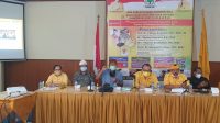 PROF I Wayan Ramantha (tiga kiri) menjelaskan persoalan LPD dari aspek ekonomis sosiologis dalam webinar membahas LPD di DPD Partai Golkar Bali, Jumat (20/8/2021). Foto: hen PROF I Wayan Ramantha (tiga kiri) menjelaskan persoalan LPD dari aspek ekonomis sosiologis dalam webinar membahas LPD di DPD Partai Golkar Bali, Jumat (20/8/2021). Foto: hen