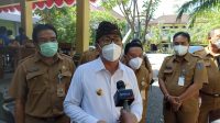 WAKIL Wali Kota Denpasar, I Kadek Agus Arya Wibawa, usai memberi pengarahan kepada seluruh kepala SMP negeri dan swasta se-Kota Denpasar pada Senin (27/9/2021) terkait pelaksanaan PTM Terbatas yang dimulai 1 Oktober 2021 mendatang. Foto: tra WAKIL Wali Kota Denpasar, I Kadek Agus Arya Wibawa, usai memberi pengarahan kepada seluruh kepala SMP negeri dan swasta se-Kota Denpasar pada Senin (27/9/2021) terkait pelaksanaan PTM Terbatas yang dimulai 1 Oktober 2021 mendatang. Foto: tra