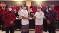 DELEGASI Badan Kerjasama Antar-Parlemen (BKSAP) DPR RI dipimpin Putu Supadma Rudana mengunjungi Kabupaten Bangli, diterima Bupati Bangli, Sang Nyoman Sedana Arta, di ruang rapat Krisna, Selasa (14/9/2021). Foto: ist DELEGASI Badan Kerjasama Antar-Parlemen (BKSAP) DPR RI dipimpin Putu Supadma Rudana mengunjungi Kabupaten Bangli, diterima Bupati Bangli, Sang Nyoman Sedana Arta, di ruang rapat Krisna, Selasa (14/9/2021). Foto: ist