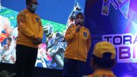GUBERNUR NTB, Zulkieflimansyah dan Wagub Sitti Rohmi Djalilah (kanan) saat memberikan semangat kepada kontingen NTB di PON Papua, Rabu (15/9/2021). Foto: rul GUBERNUR NTB, Zulkieflimansyah dan Wagub Sitti Rohmi Djalilah (kanan) saat memberikan semangat kepada kontingen NTB di PON Papua, Rabu (15/9/2021). Foto: rul