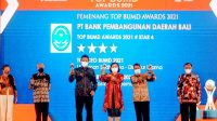 BANK BPD Bali saat menerima penghargaan BUMD Awards 2021. Foto: ist BANK BPD Bali saat menerima penghargaan BUMD Awards 2021. Foto: ist