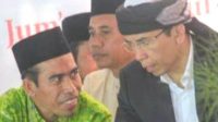 KETUA PD NWDI Kota Mataram, Irzani (kiri) saat bersama TGH. M. Zainul Majdi, atau Tuan Guru Bajang (TGB), beberapa waktu lalu. Foto: rul KETUA PD NWDI Kota Mataram, Irzani (kiri) saat bersama TGH. M. Zainul Majdi, atau Tuan Guru Bajang (TGB), beberapa waktu lalu. Foto: rul