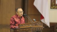 KUSUMA Putra saat membacakan pendapat akhir dan rekomendasi DPRD Bali terkait Ranperda Perubahan APBD 2021, Senin (27/9/2021). Foto: ist KUSUMA Putra saat membacakan pendapat akhir dan rekomendasi DPRD Bali terkait Ranperda Perubahan APBD 2021, Senin (27/9/2021). Foto: ist