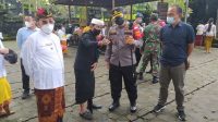 Koordinasi antara instansi terkait di Pura Dalem Puri KOORDINASI antarainstansi terkait di Pura Dalem Puri Besakih, Rendang, Karangasem,Selasa (14/9), menyikapi adanya kerumunan saat upacara maajar-ajar. Foto: ist