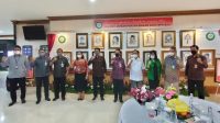 PEMERAN Lukisan Perupa Binaan Bank BPD Bali dibuka secara resmi oleh Dirut Bank BPD Bali, I Nyoman Sudharma, bersama dr. Gede Bagus Darmayasa, M.Repro. Foto: ist PEMERAN Lukisan Perupa Binaan Bank BPD Bali dibuka secara resmi oleh Dirut Bank BPD Bali, I Nyoman Sudharma, bersama dr. Gede Bagus Darmayasa, M.Repro. Foto: ist