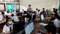 SIMULASI ANBK pada salah satu SMP di Kota Denpasar, belum lama ini. Sementara pada pelaksanaan gladi bersih ANBK pekan depan, Disdikpora Kota Denpasar memutuskan tidak mengikutsertakan siswa di sekolah. Foto: ist SIMULASI ANBK pada salah satu SMP di Kota Denpasar, belum lama ini. Sementara pada pelaksanaan gladi bersih ANBK pekan depan, Disdikpora Kota Denpasar memutuskan tidak mengikutsertakan siswa di sekolah. Foto: ist