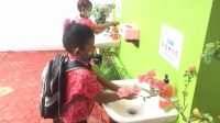 PESERTA didik PAUD SPNF SKB Kota Denpasar melakukan cuci tangan saat simulasi PTM. Foto: ist PESERTA didik PAUD SPNF SKB Kota Denpasar melakukan cuci tangan saat simulasi PTM. Foto: ist