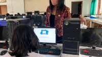 ANBKPELAKSANAAN ANBK di SMPN 2 Denpasar. Lagi-lagi karena sistem error sekolah ini gagal melaksanakan ANBK hari kedua, Selasa (5/10/2021). Foto: tra GAGAL PELAKSANAAN ANBK di SMPN 2 Denpasar. Lagi-lagi karena sistem error sekolah ini gagal melaksanakan ANBK hari kedua, Selasa (5/10/2021). Foto: tra