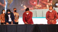 BUPATI I Komang Gede Sanjaya menandatanganani MoU atas kerja sama dengan beberapa kementerian terkait, dalam program RIF, di Ballroom 2, The Stones Legian Hotel, Autograph Collection by Mariott, Bali, Senin (25/10/2021). Foto: ist BUPATI I Komang Gede Sanjaya menandatanganani MoU atas kerja sama dengan beberapa kementerian terkait, dalam program RIF, di Ballroom 2, The Stones Legian Hotel, Autograph Collection by Mariott, Bali, Senin (25/10/2021). Foto: ist