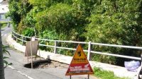 Jalan jebol di Pering Blahbatuh Gianyar