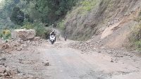 MENEROBOS JALAN
