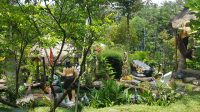 SUASANA asri dan alami menjadi daya tarik Pade Wareg Eco Park. Foto: adi SUASANA asri dan alami menjadi daya tarik Pade Wareg Eco Park. Foto: adi