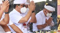 BUPATI Sanjaya saat menghadiri karya pamelaspasan dan pujawali di Pura Bale Agung dan Pura Puseh, Desa Adat Utu, Desa Babahan, Penebel, Tabanan, Kamis (4/11/2021). Foto: ist BUPATI Sanjaya saat menghadiri karya pamelaspasan dan pujawali di Pura Bale Agung dan Pura Puseh, Desa Adat Utu, Desa Babahan, Penebel, Tabanan, Kamis (4/11/2021). Foto: ist