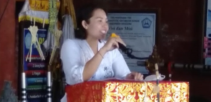 KADEK Dina Nuriani, Perbekel Desa Kayuputih terpilih untuk periode 2021-2027. Foto: ist