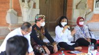 MENTERI PPPA , Gusti Ayu Bintang Darmawati, melakukan kunjungan kerja diskusi dengan Duta KPPPA di Desa Pikat, Dawan, Selasa (23/11/2021). Foto: ist MENTERI PPPA , Gusti Ayu Bintang Darmawati, melakukan kunjungan kerja diskusi dengan Duta KPPPA di Desa Pikat, Dawan, Selasa (23/11/2021). Foto: ist