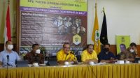PARA narasumber menyampaikan materi saat webinar “Meningkatkan Indeks Demokrasi di Bali” yang diselenggarakan DPD Partai Golkar Bali, Minggu (28/11/2021). Foto: ist PARA narasumber menyampaikan materi saat webinar “Meningkatkan Indeks Demokrasi di Bali” yang diselenggarakan DPD Partai Golkar Bali, Minggu (28/11/2021). Foto: ist