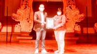 BANK BPD BALI KEPALA Bank BPD Bali Cabang Renon, Ida Ayu Tri Rasmiwinari, saat acara “MotiFunTor” di Gedung Ksirarnawa, Art Center, Denpasar, Selasa (21/12/2021). Foto: ist