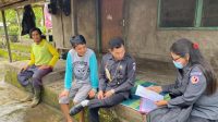BAWASLU Bangli saat uji petik data pemilih berkelanjutan dari KPU Bangli, Senin (27/12/2021). Bawaslu menemukan ada satu pemilih yang terdata meninggal, ternyata masih hidup. Foto: ist BAWASLU Bangli saat uji petik data pemilih berkelanjutan dari KPU Bangli, Senin (27/12/2021). Bawaslu menemukan ada satu pemilih yang terdata meninggal, ternyata masih hidup. Foto: ist