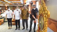 KADIS Koperasi UMKM Kota Denpasar, I Dewa Made Agung, mewakili Wali Kota Denpasar, IGN Jaya Negara, saat membuka Musda Dekopinda Kota Denpasar di Gedung Sewaka Dharma Lumintang, Selasa (7/12/2021). Foto: ist KADIS Koperasi UMKM Kota Denpasar, I Dewa Made Agung, mewakili Wali Kota Denpasar, IGN Jaya Negara, saat membuka Musda Dekopinda Kota Denpasar di Gedung Sewaka Dharma Lumintang, Selasa (7/12/2021). Foto: ist