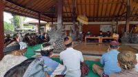 PARUMAN Desa Adat Anturan beberapa waktu yang lalu, membahas rencana membangkitkan kembali pengelolaan LPD