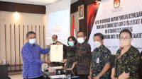 RAKOR PDPB yang melibatkan para pihak terkait, termasuk pimpinan partai politik, di kantor KPU Tabanan, Selasa (14/12/2021). Foto: ist RAKOR PDPB yang melibatkan para pihak terkait, termasuk pimpinan partai politik, di kantor KPU Tabanan, Selasa (14/12/2021). Foto: ist
