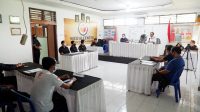 SUASANA simulasi penyelesaian sengketa Pemilu yang dijalankan Bawaslu Jembrana bersama KPU Jembrana dengan supervisi dari Bawaslu Bali, Jumat (3/12/2021). Foto: hen SUASANA simulasi penyelesaian sengketa Pemilu yang dijalankan Bawaslu Jembrana bersama KPU Jembrana dengan supervisi dari Bawaslu Bali, Jumat (3/12/2021). Foto: hen