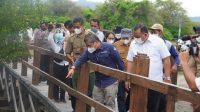 WamenLHK Alue Dohong berssma Bupati Tamba (1)