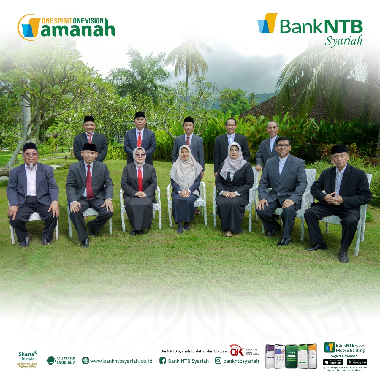 JAJARAN direksi dan pemegang saham PT Bank NTB Syariah usai memberikan keterangan pada wartawan, Senin (3/1/2022). Foto: ist