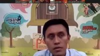 ANGGOTA Divisi Parmas KPU NTB, Agus Hilman, melaksanakan rapat virtual dengan dengan jajaran KPU RI, Senin (24/1/2022). Foto: rul ANGGOTA Divisi Parmas KPU NTB, Agus Hilman, melaksanakan rapat virtual dengan dengan jajaran KPU RI, Senin (24/1/2022). Foto: rul