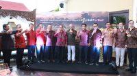 GUBERNUR Bali, Wayan Koster, toast arak Sandikala Cocktail bersama President Director PT Indo Pacific Sheraton (Marriott) dan wali kota/bupati se-Bali. Foto: ist GUBERNUR Bali, Wayan Koster, toast arak Sandikala Cocktail bersama President Director PT Indo Pacific Sheraton (Marriott) dan wali kota/bupati se-Bali. Foto: ist
