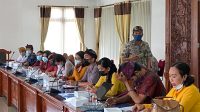 Guru agama Hindu honorere Buleleng