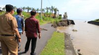 KONDISI akses jalan menuju kawasan pantai dan vila di Pantai Tegal Besar, Desa Negari, Kecamatan Banjarangkan, jebol. Foto: ist KONDISI akses jalan menuju kawasan pantai dan vila di Pantai Tegal Besar, Desa Negari, Kecamatan Banjarangkan, jebol. Foto: ist