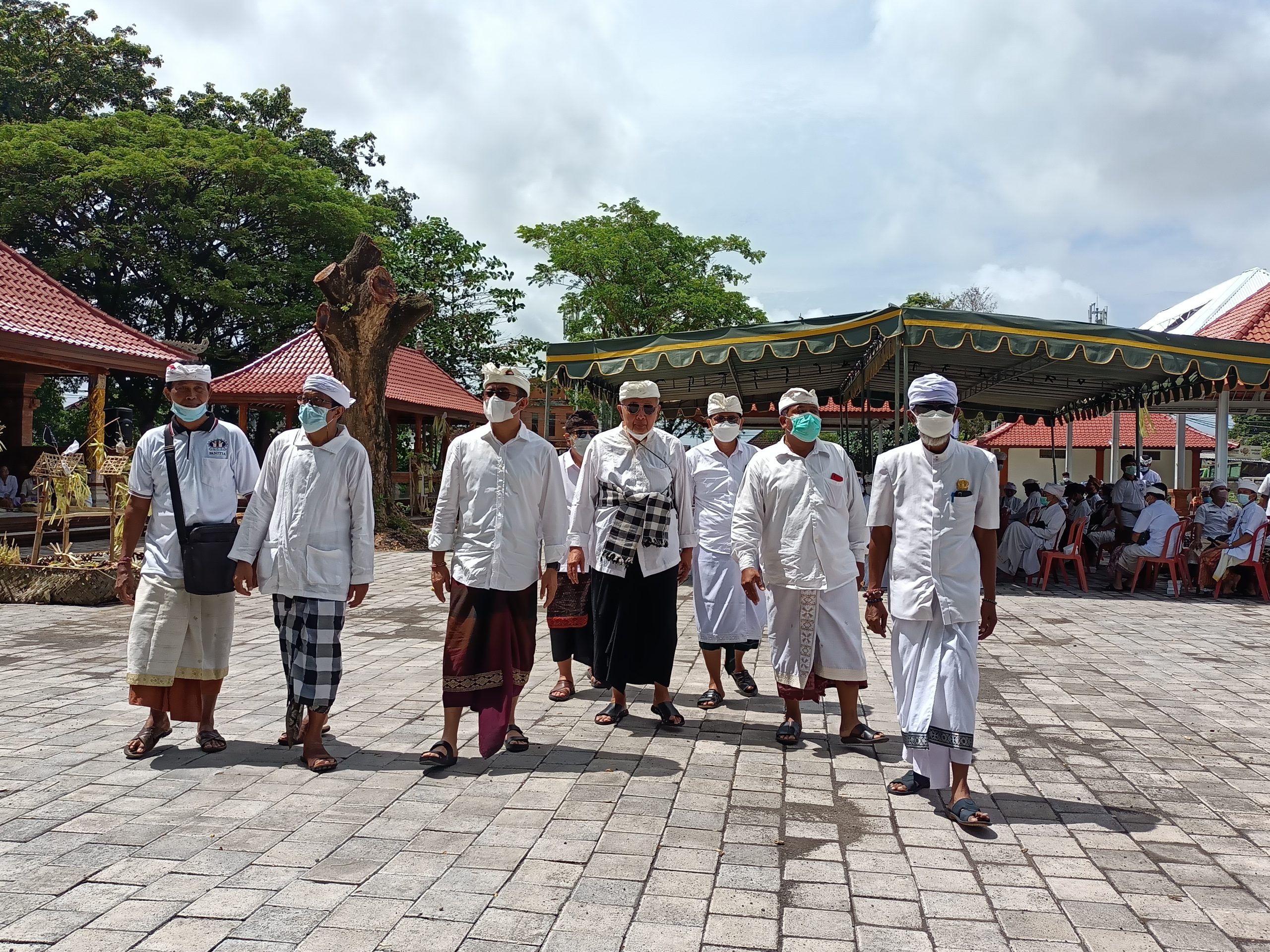 UPACARA pemelaspasan tempat pengabenan di kawasan Setra Agung Badung, Desa Adat Denpasar pada Rabu (19/1/2022) dihadiri Wali Kota Jaya Negara. Foto: ist