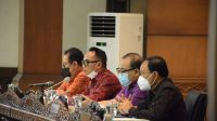 ADI Wiryatama (dua kiri) saat memimpin rapat paripurna DPRD Bali didampingi Wagub (kiri) dan dua Wakil Ketua DPRD, Senin (21/2/2022). Foto: ist ADI Wiryatama (dua kiri) saat memimpin rapat paripurna DPRD Bali didampingi Wagub (kiri) dan dua Wakil Ketua DPRD, Senin (21/2/2022). Foto: ist