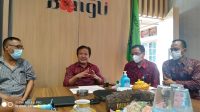 Bupati Bangli Pungutan Retribusi Kintamani Tetap Jalan saat memberikan penjelasan kepada awak media terkait