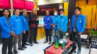 KETUA KNPI NTB, Baehaqi; bersama jajaran pengurus menyerahkan laporan hasil Musda XIII kepada Kadispora NTB, Surya Bahari, di kantor Dispora, Kamis (17/2/2022). Foto: rul KETUA KNPI NTB, Baehaqi; bersama jajaran pengurus menyerahkan laporan hasil Musda XIII kepada Kadispora NTB, Surya Bahari, di kantor Dispora, Kamis (17/2/2022). Foto: rul