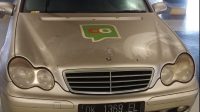 Salah satu kendaraan yang tak bertuan di Bandara Ngurah Rai